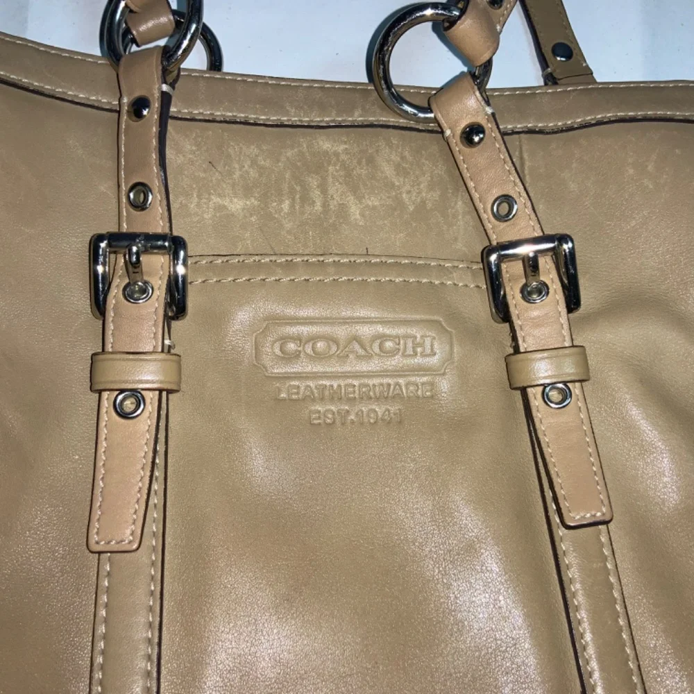 Coach Y2K Leather Lunch Box style Tote Bag Model # K0720-F11524